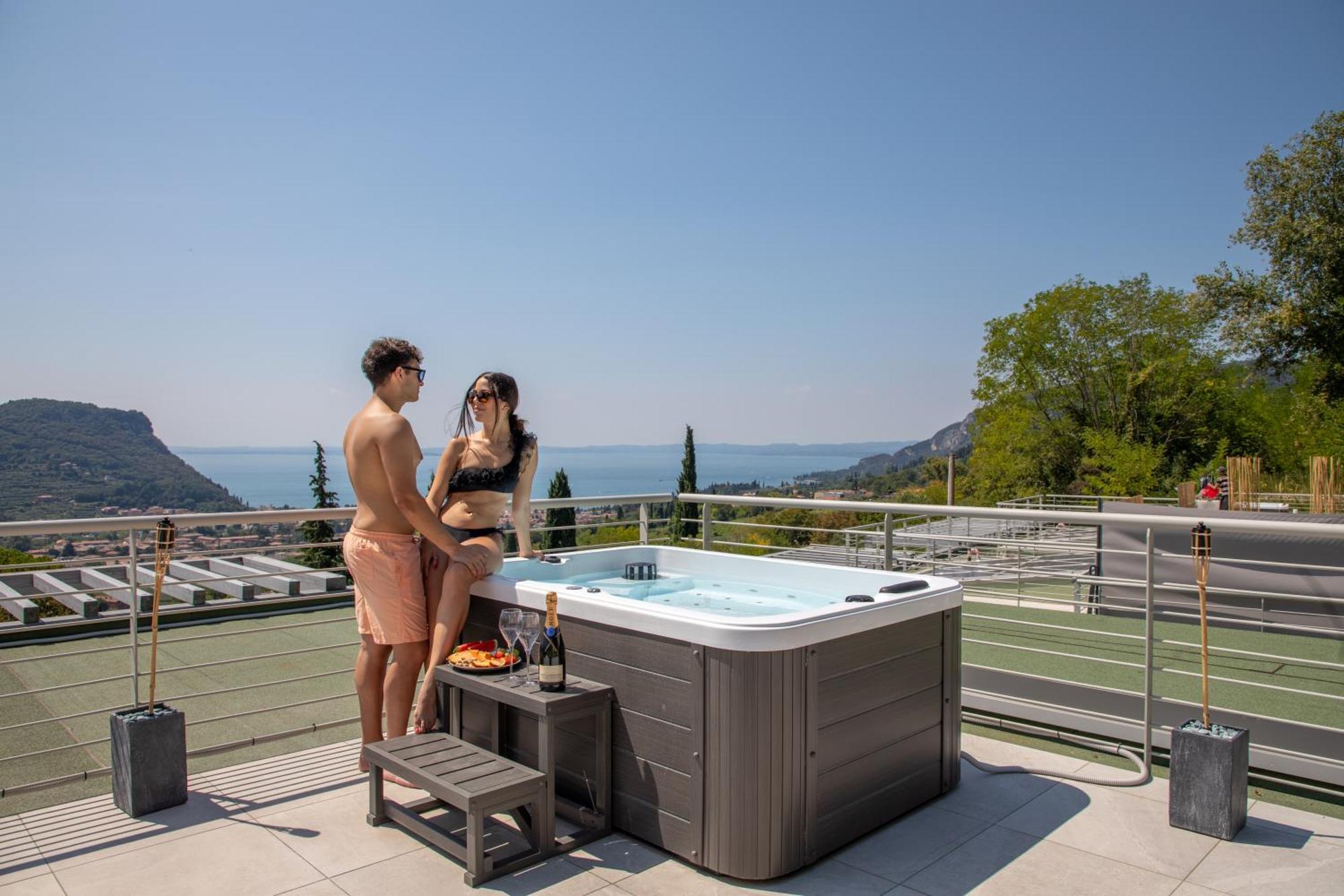 Sunset Lodge - Enjoy Holiday Garda  Dış mekan fotoğraf
