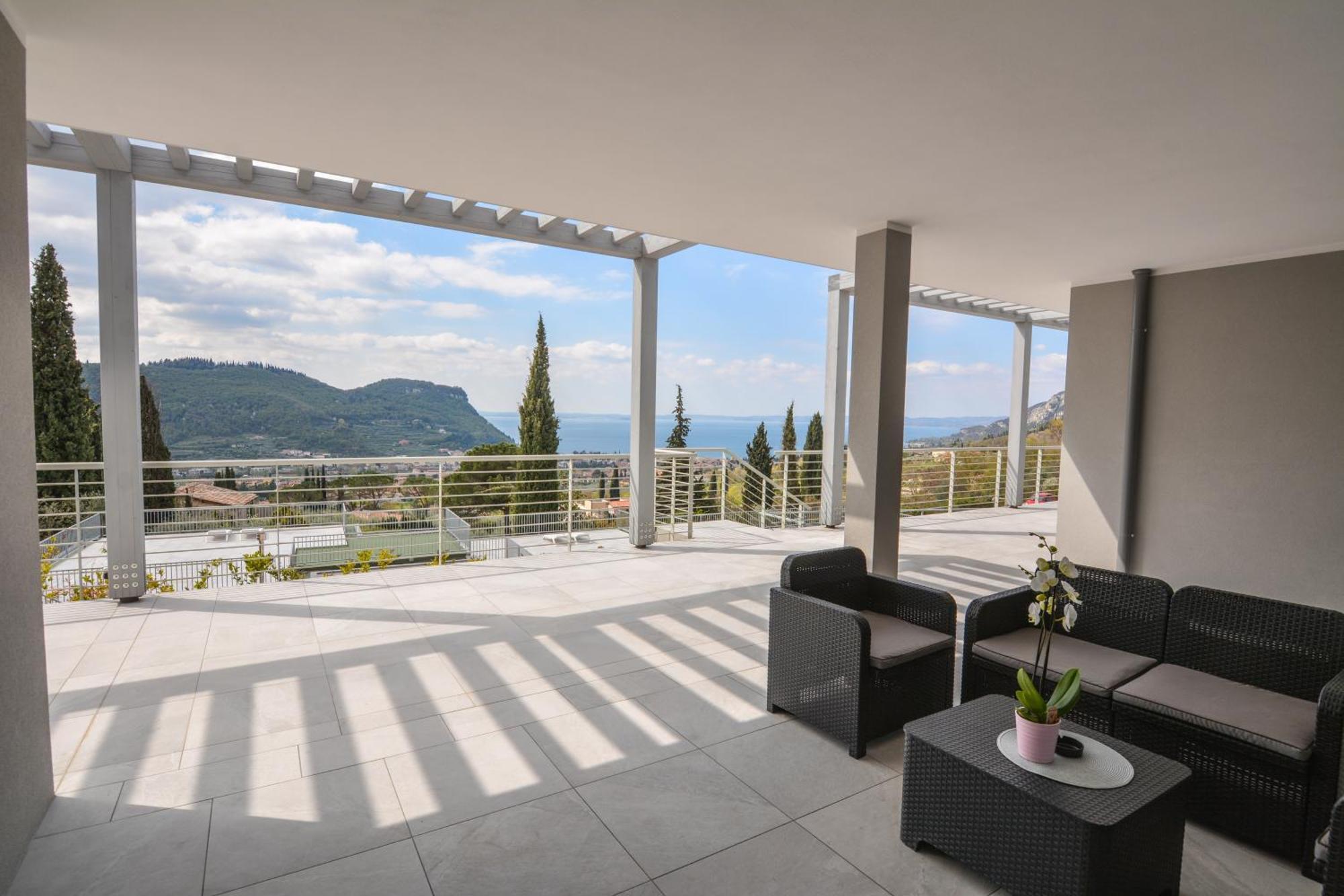 Sunset Lodge - Enjoy Holiday Garda  Dış mekan fotoğraf