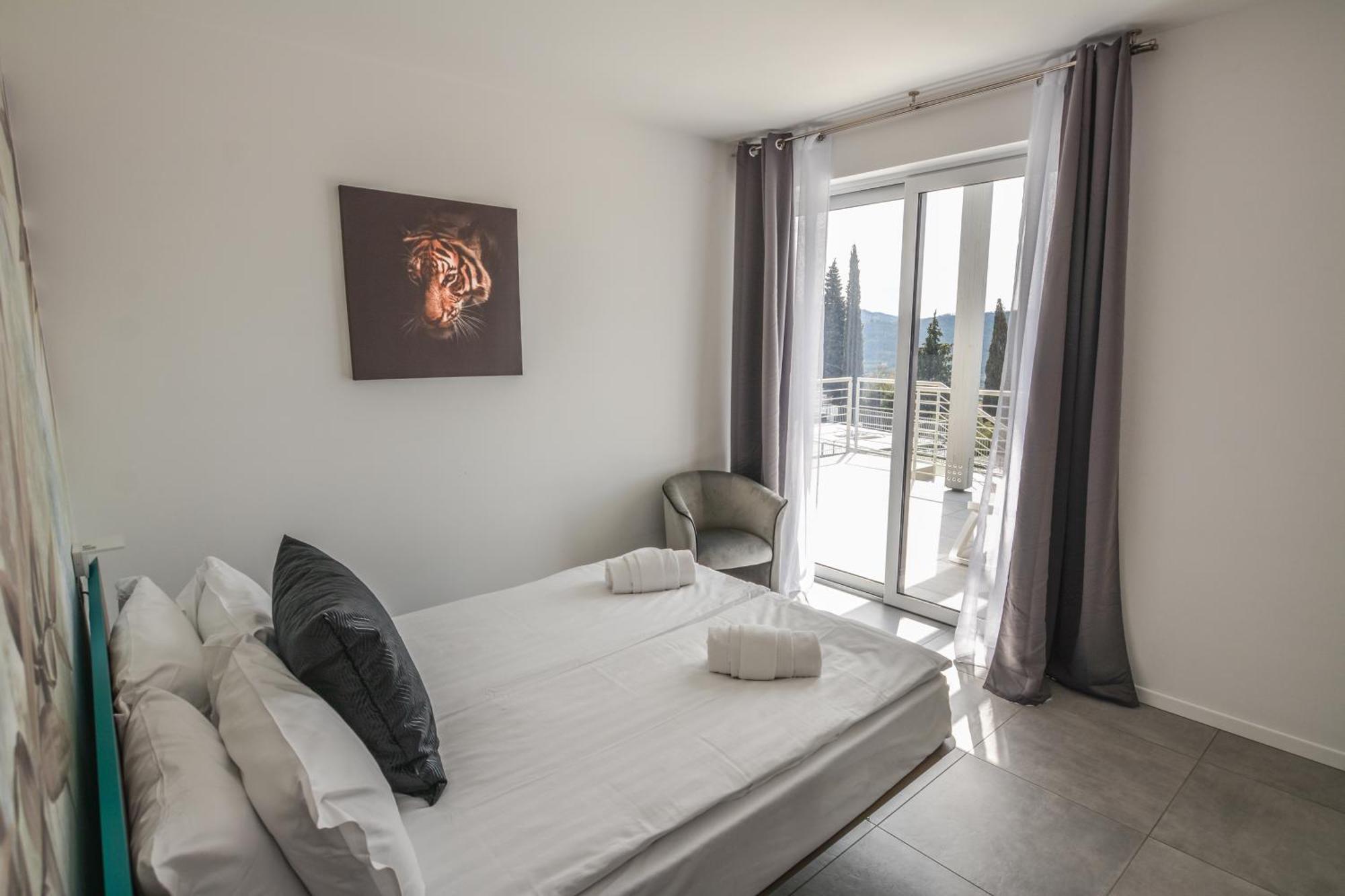 Sunset Lodge - Enjoy Holiday Garda  Dış mekan fotoğraf