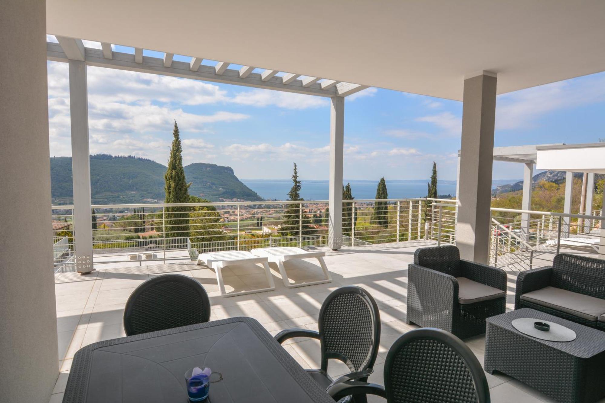 Sunset Lodge - Enjoy Holiday Garda  Dış mekan fotoğraf